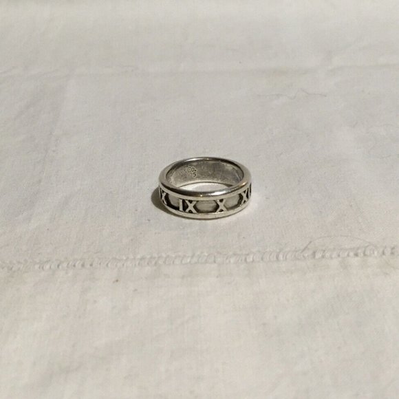 Tiffany&Co. 'Atlas' Collection Ring in Sterling Silver (size 5.75) (|) - Picture 7 of 7